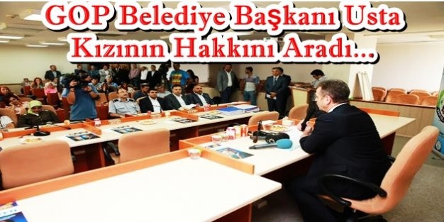 Gaziosmanpaşa Belediyesi bünyesinde faaliyet gösteren Tüketici Hakları Masası tarafından verilen ücretsiz danışmanlık hizmetleri sayesinde kredi dosya masrafı ücreti tahsil edilen 45 bin TL hak sahibi 50 vatandaşa törenle iade edildi. Törene katılan Belediye Başkanı Hasan Tahsin Usta, kızının aldığı cep telefonunun bozuk çıkması üzerine Tüketici Hakları Masası’nın konuyla ilgilendiğini ve paranın tahsil edildiğini anlattı.