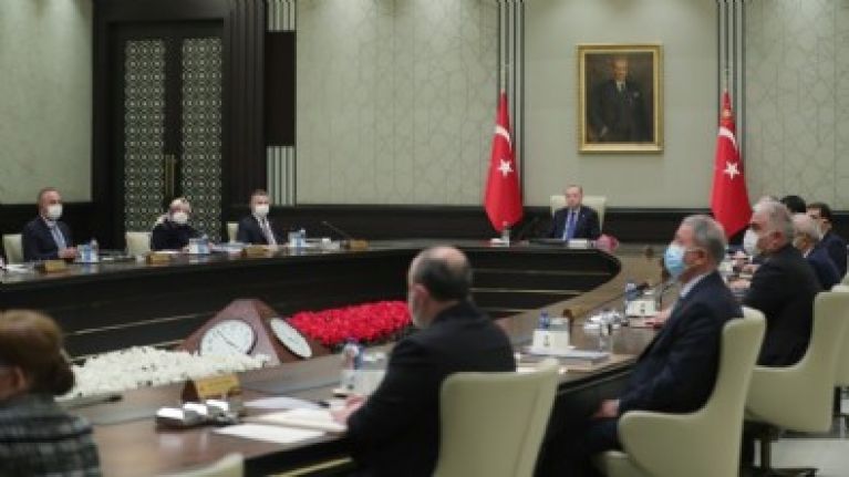 T&uuml;rkiye'nin g&ouml;z&uuml; bu toplantıda! Koronavir&uuml;s vaka sayılarındaki artış sonrası yeni tedbirler masada