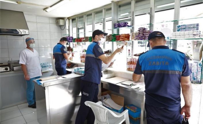 Gaziosmanpaşa Belediyesi zabıta ekipleri, &ouml;ğrencilerin g&uuml;venliği i&ccedil;in g&ouml;rev başında