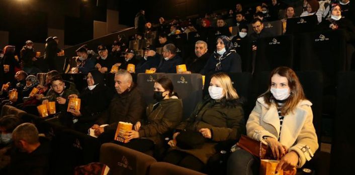 Gaziosmanpaşa'da Şehit Aileleri ve Gaziler, &ldquo;Kesişme: İyi ki Varsın Eren&rdquo; Filminde Buluştu