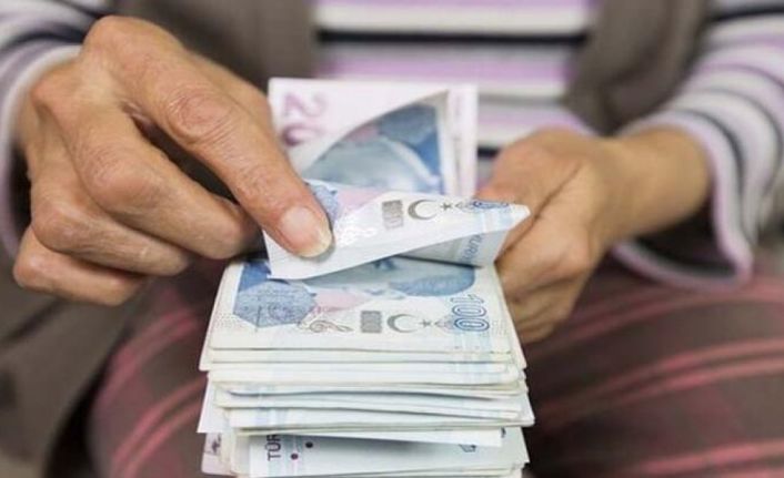 Maaş farkı SSK emeklilerine 17-26 Ocak, Bağ-Kur emeklilerine 25-28 Ocak'ta yatırılacak.