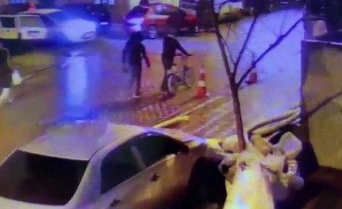 Sultangazi'de Cumhurbaşkanı'nın hediye ettiği bisikleti &ccedil;alan yakalandı