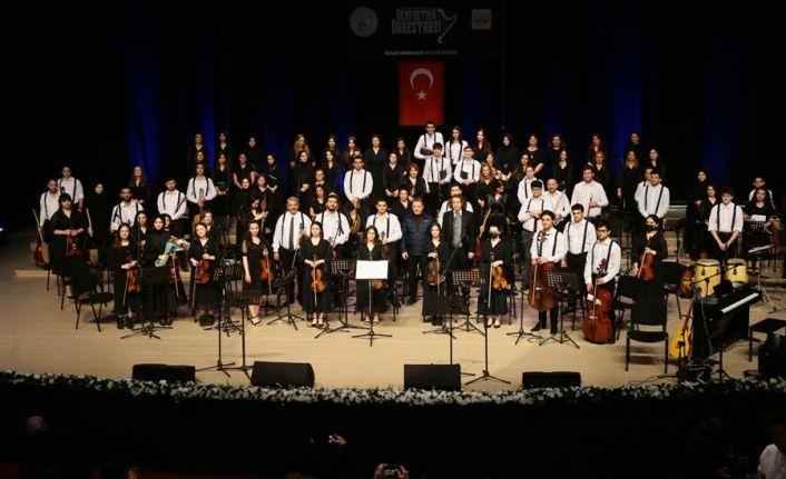 Gaziosmanpaşa Senfoni Orkestrası, İlk G&ouml;sterisini ''Daha Adil Bir D&uuml;nya'' Sloganıyla Ger&ccedil;ekleştirdi