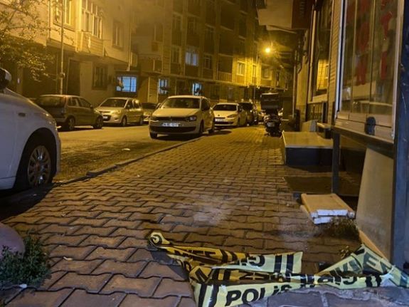 Gaziosmanpaşa&rsquo;da kıskan&ccedil; koca dehşet sa&ccedil;tı: Eşini ve kayınvalidesini &ouml;ld&uuml;rd&uuml;