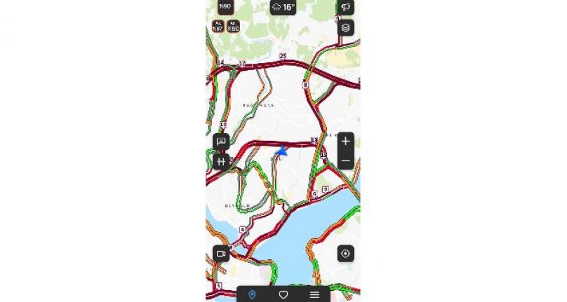 İstanbul'da trafik yoğunluğu rekor seviyeye &ccedil;ıkarak y&uuml;zde 90'a ulaştı