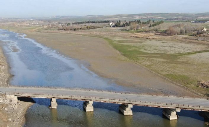 İstanbul barajları alarm veriyor: Son 10 yılın en d&uuml;ş&uuml;k seviyesi