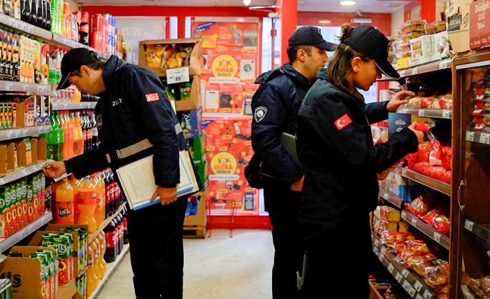 GAZİOSMANPAŞA'DA ZABITA EKİPLERİNDEN MARKETLERE FİYAT VE ETİKET DENETİMİ