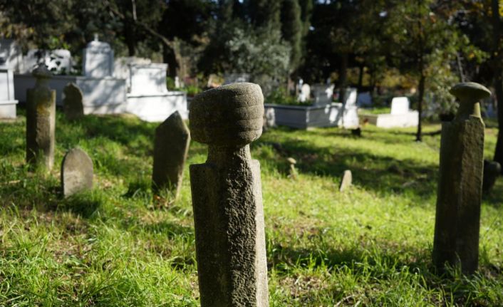 Ey&uuml;psultan&rsquo;da ilgin&ccedil; bor&ccedil; tahsilatı: Belediye, alacaklıya y&uuml;zyıllık tarihi mezarlığı teklif etti