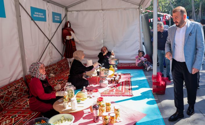 ARNAVUTKÖY’DE DEV KAZANLAR KAYNADI KIŞLIK LEZZETLER HAZIRLANDI