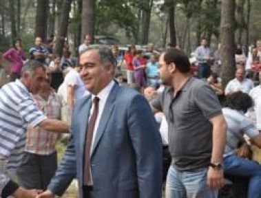 Ak Parti'den Piknik Ziyaretleri...