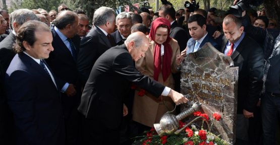 Alparslan Türkeş mezarı başında anıldı