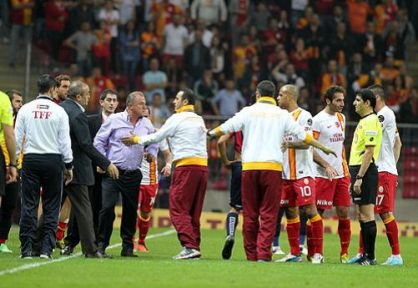 Aslan Kadıköy'de Terim'siz!