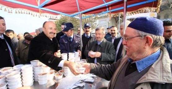 Aşure Kazanı Sultangazi'de Kaynadı