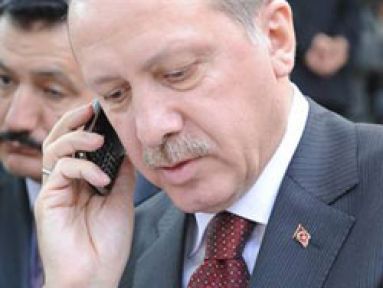 Başbakan Erdoğan, Emre Belözoğlu'nu aradı