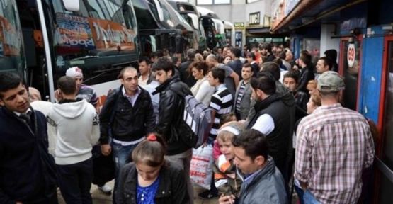 Bayrampaşa Otogarında bayram dönüşü yoğunluğu