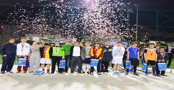 Bayrampaşa'da Futbol Turnuvası'nda Final Heyecanı Yaşandı