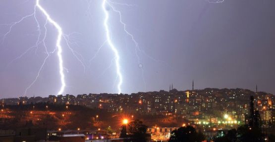 Beklenen yağış İstanbul'u vurdu!