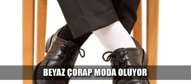 Beyaz çorap moda oluyor!