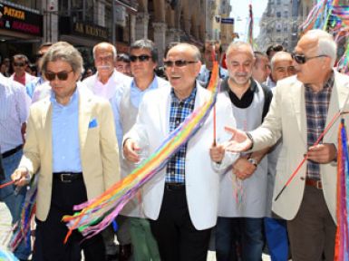 Bu yıl ikincisi düzenlenen İstanbul Shopping Fest başladı