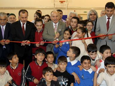 Büyükşehir Belediyesi’nden Bağcılar ilçesine iki spor tesisi