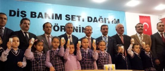 ÇOCUKLARIN DİŞ BAKIM SETİ BAYRAMPAŞA BELEDİYESİ'NDEN