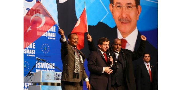 Davutoğlu’na Somalililerden jest