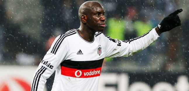 Demba Ba'dan tüm dünyaya 61:8 mesajı