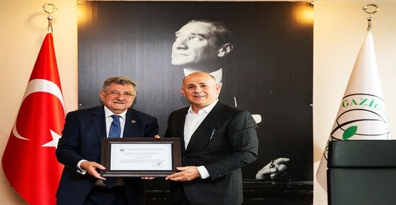 Dr. Erhan Erol'a Fahri Hemşerilik Beratı