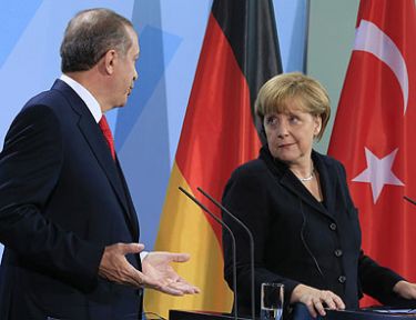 Erdoğan Merkel'i de azarladı