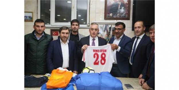 Eyüp Belediyesi'nden Makedonya'ya Spor Malzemesi Desteği