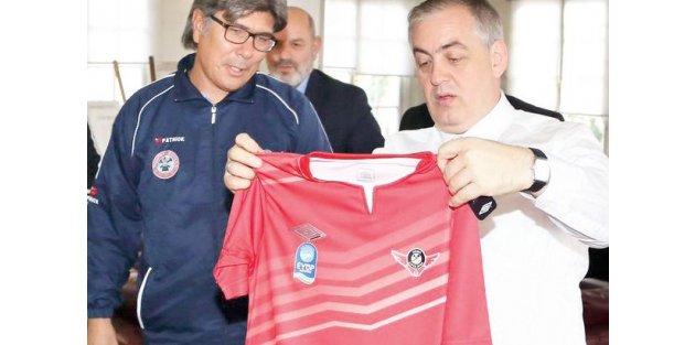 Eyüp’ten Soma Zaferspor’a destek