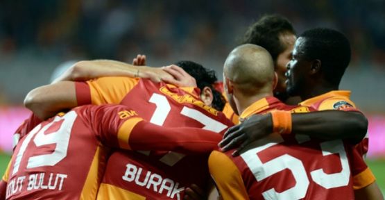 Galatasaray Belediye'yi Yıktı