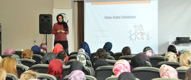 Gaziosmanpaşa'da Çocuk yetiştirmenin püf noktaları seminerle anlatıldı