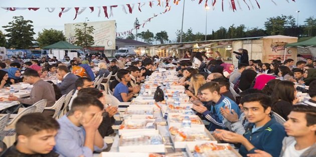 Gaziosmanpaşa'da Ramazan Dolu Dolu Geçiyor