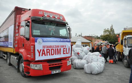 GOP’TA VAN DEPREMZEDELERİNE YARDIM SELİ...