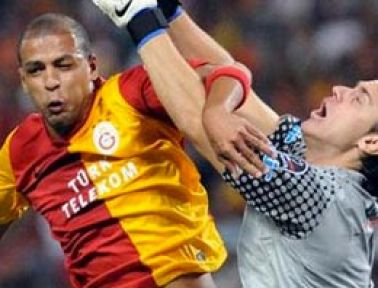 G.Saray'da Felipe Melo korkusu!