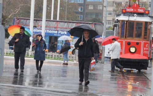 İstanbul'da yağmur etkisini sürdürüyor