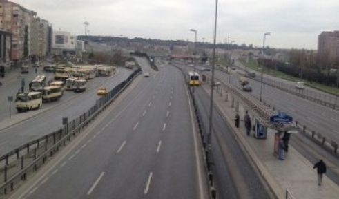 İstanbul'da yollar bomboş kaldı!