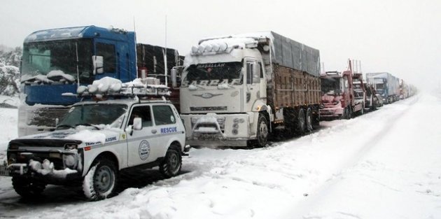 Kapanan İstanbul-İzmir karayolunda imdat çığlığı