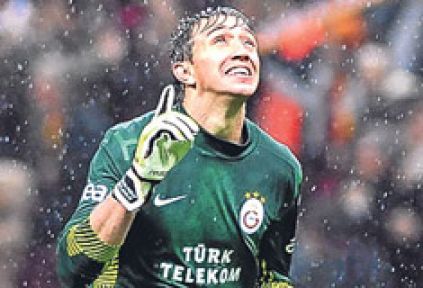 Kaptan köşkünde Muslera