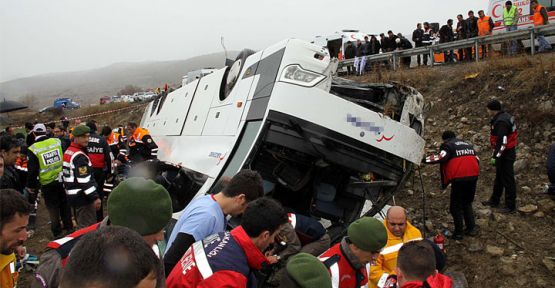 Karabük'te yolcu otobüsü devrildi