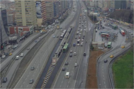 Mecidiyeköy metrobüs istasyonunda yeni düzenleme yapılıyor