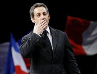 Sarkozy sonunda ohh dedi!