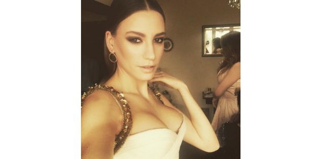 Serenay Sarıkaya bu pozuyla sosyal medyayı salladı