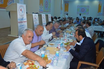 Sultangazi Trabzonlular Derneği iftarda buluştu