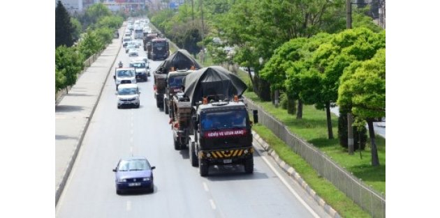 Tanklar sınıra doğru yola çıktı