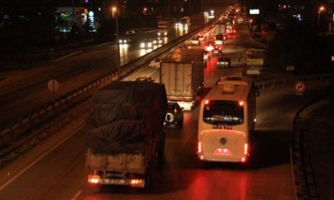 TEM otoyolu trafiğe kapatılıyor