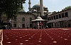 Eyüp Sultan Camii Avlusu Halılarla Kaplandı…