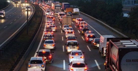 Ulaştırma Bakanı Binali Yıldırım, İstanbul trafiğine getirilecek yeni düzenlemeleri anlattı.