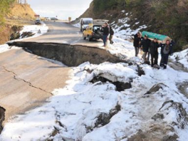 Yol çöktü cenaze omuzlarda taşındı-FOTO GALERİ-